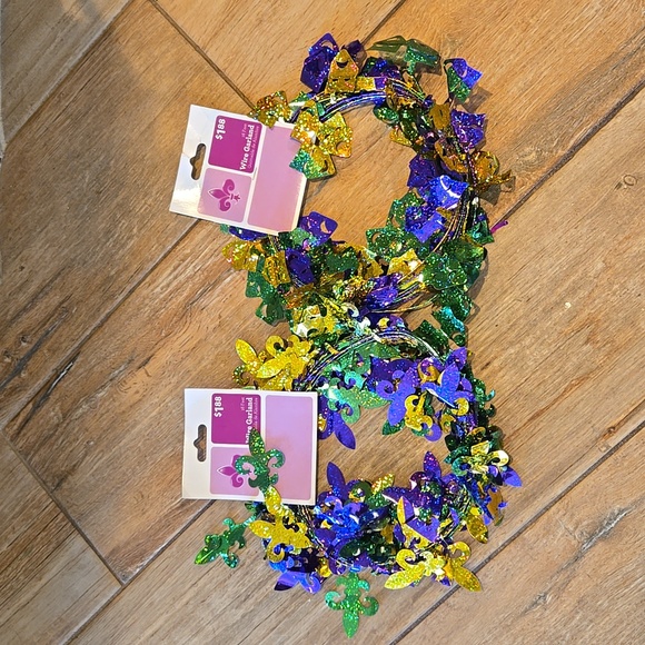 Mardi Gras Wire Garland - Picture 1 of 3